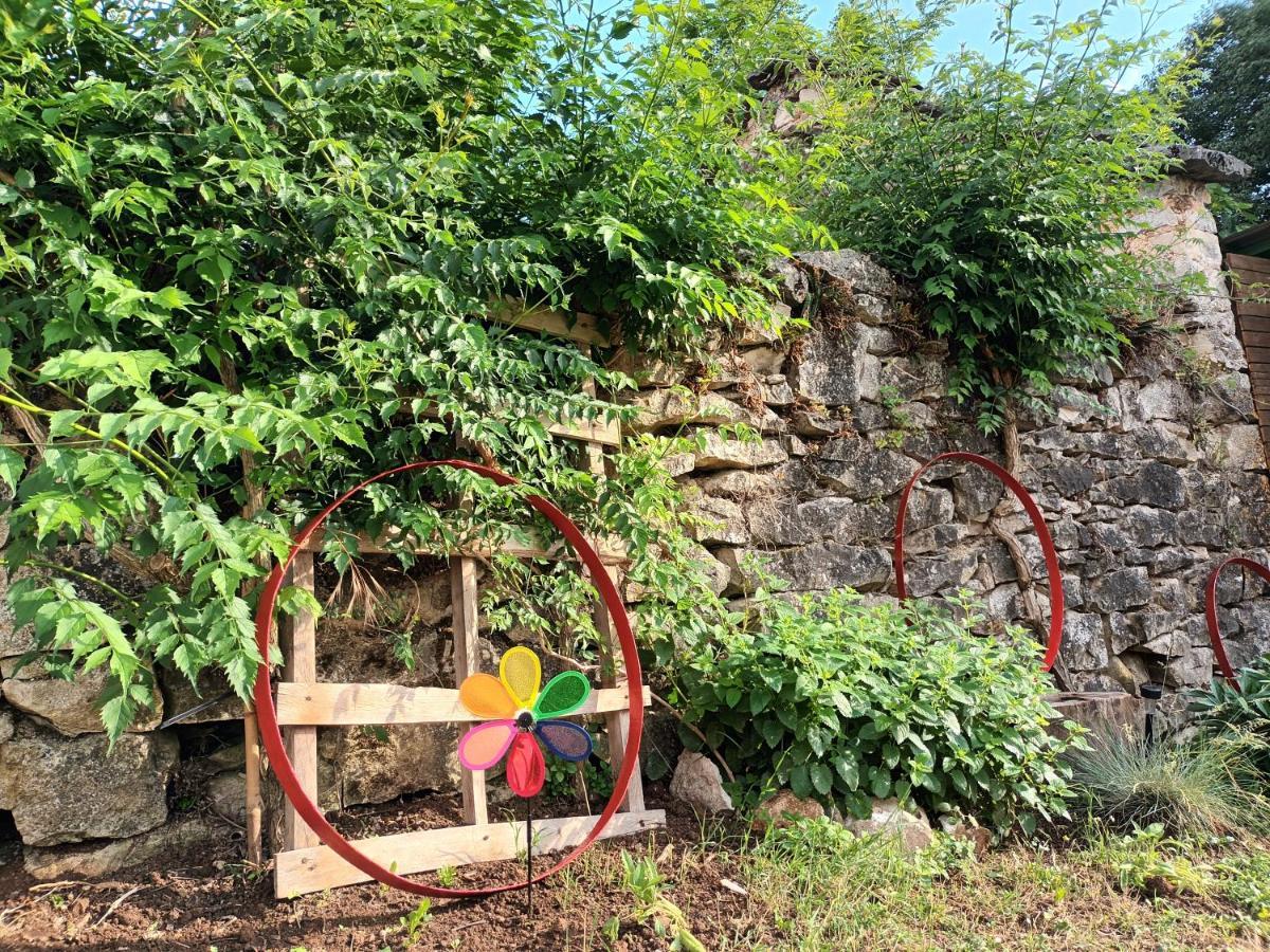 Guesthouse Marija Potpican Bagian luar foto