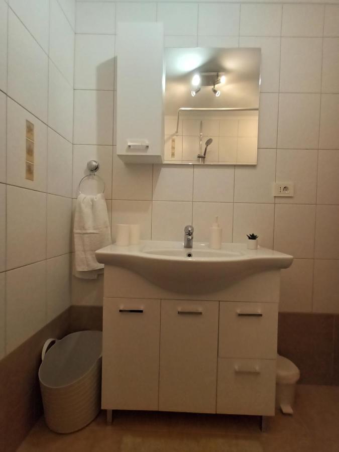 Guesthouse Marija Potpican Bagian luar foto